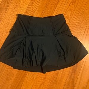 dark green lulu skirt